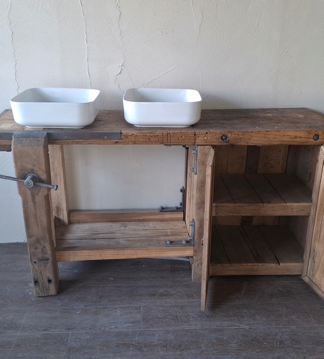 Meuble ancien transformable en vasque